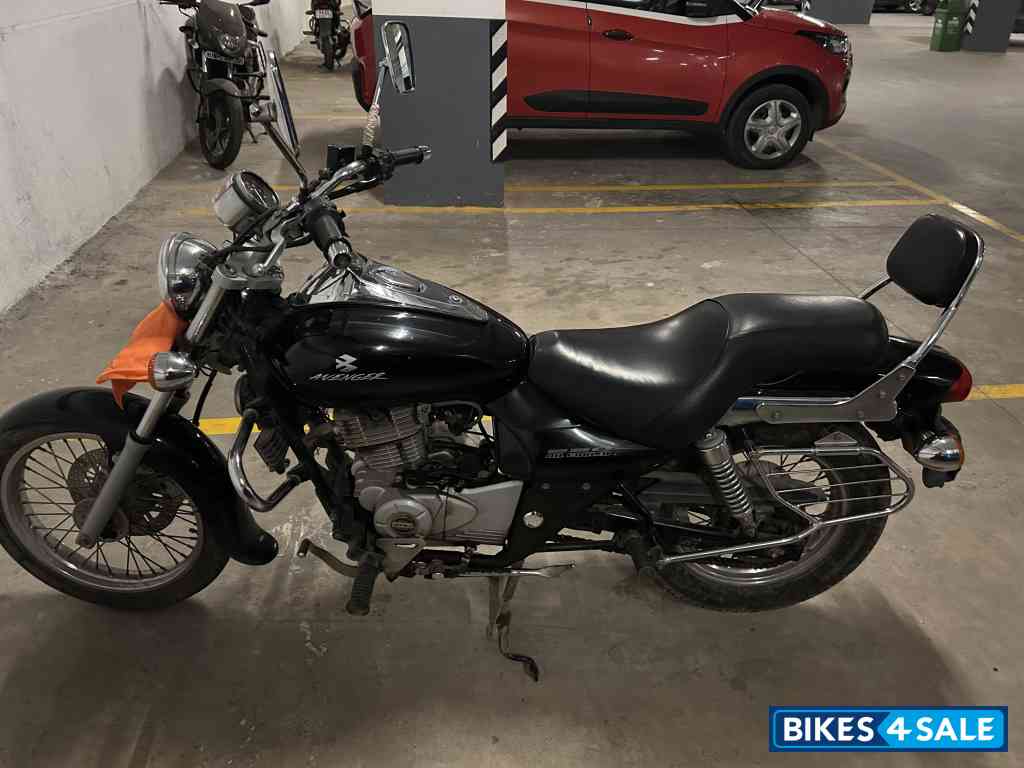 Bajaj Avenger 220 DTS-i
