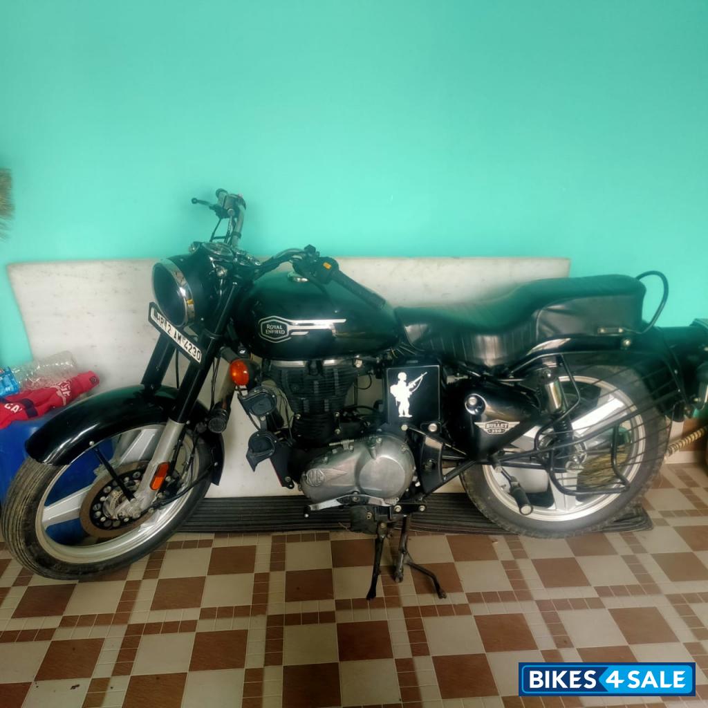 Black Royal Enfield Bullet 350 KS BS6