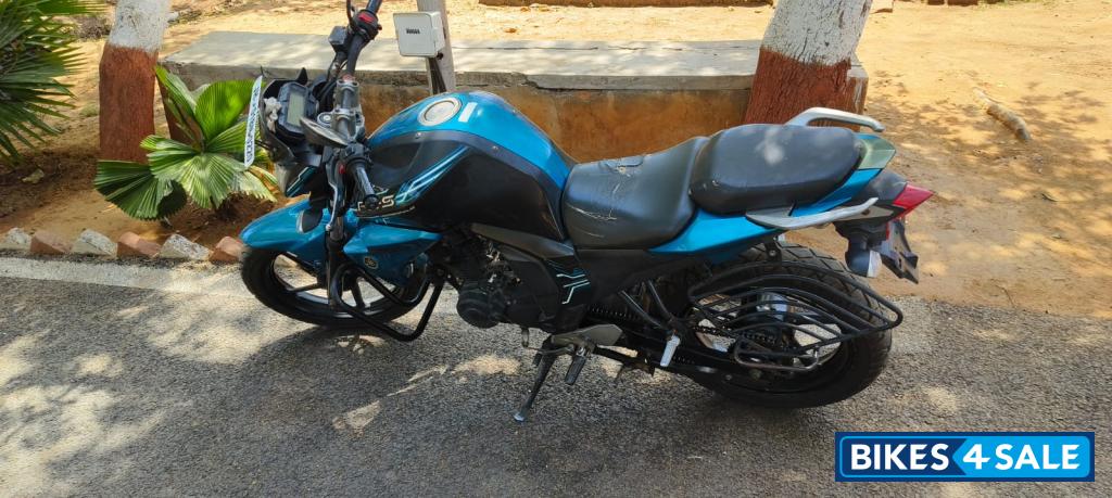 Yamaha FZ FI V2