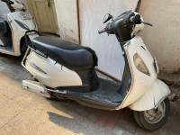 White Suzuki Access 125