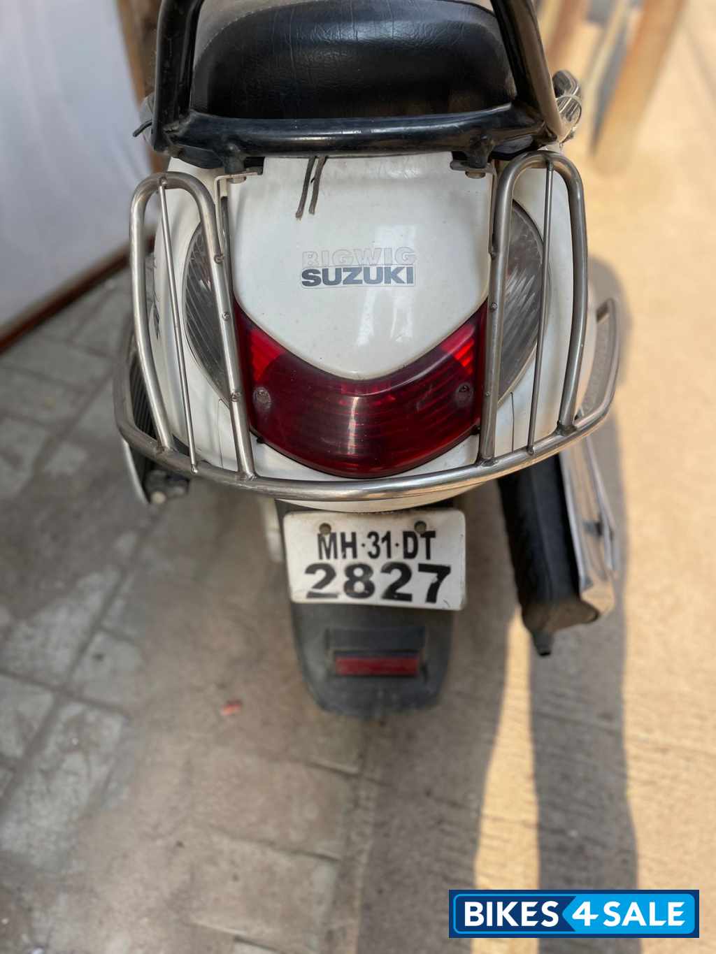 White Suzuki Access 125