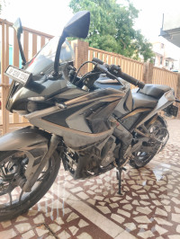 Black Bajaj Pulsar RS 200