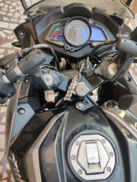 Black Bajaj Pulsar RS 200