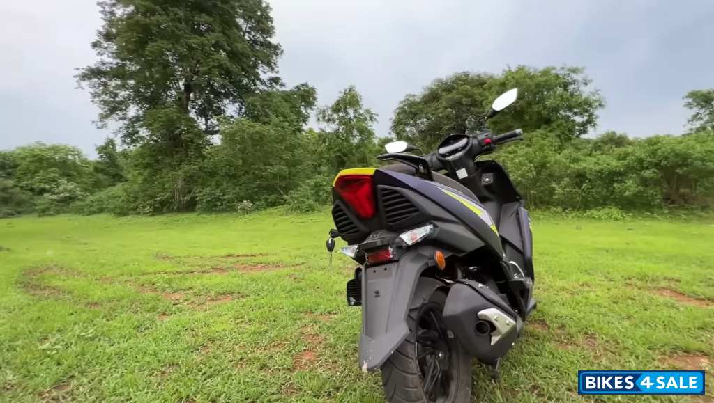 Neon TVS NTORQ 125 XT