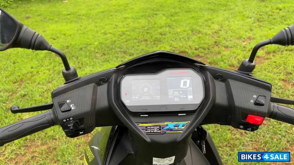 Neon TVS NTORQ 125 XT
