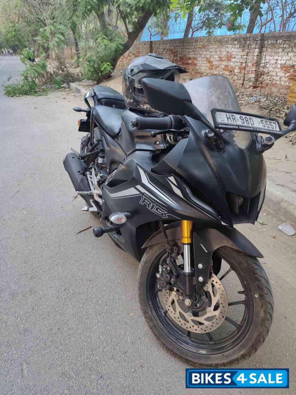 Yamaha R15 V4