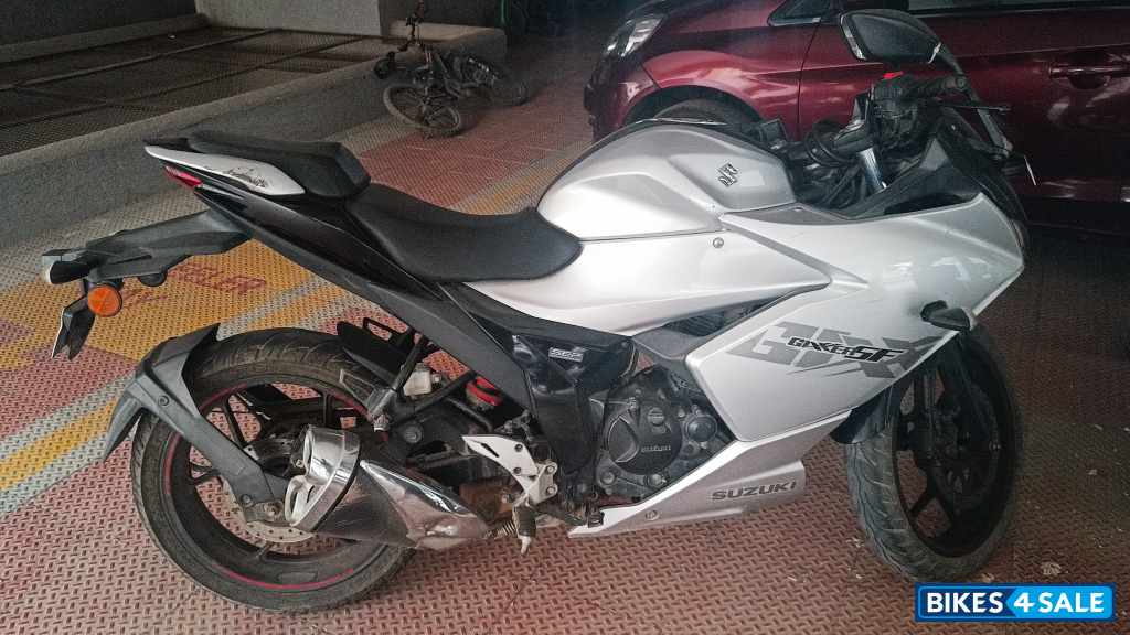Suzuki Gixxer SF