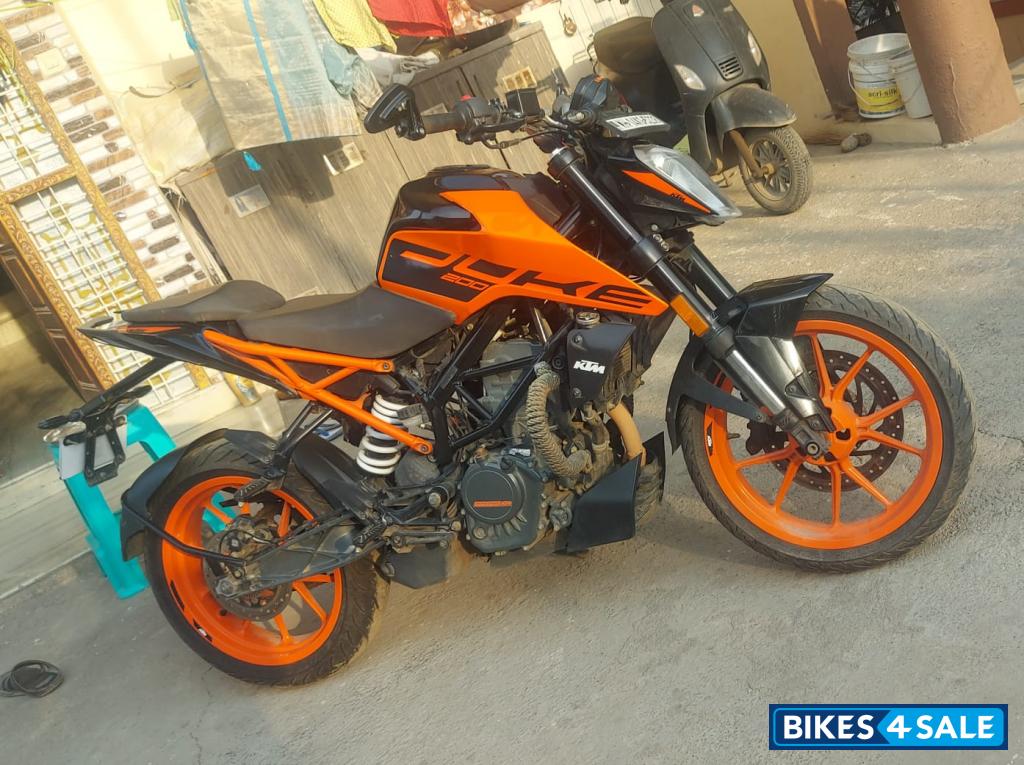 KTM Duke 200