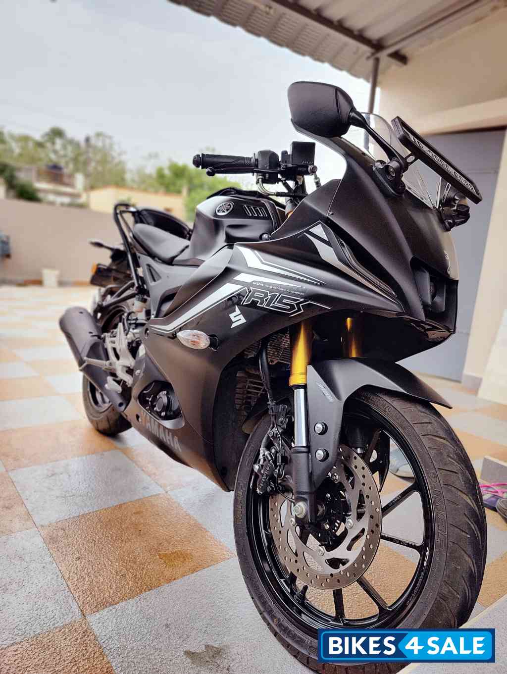 Yamaha R15 V4