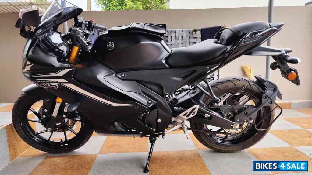 Yamaha R15 V4