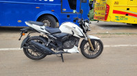 White TVS Apache RTR 200 4V