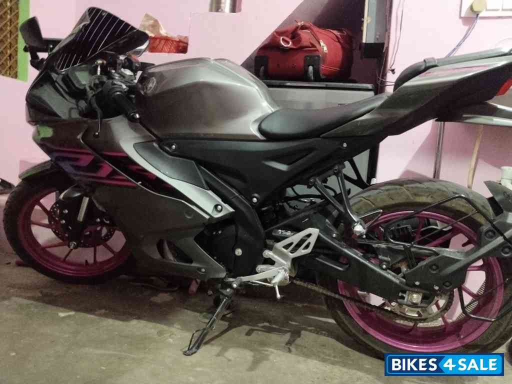 Yamaha R15 V4