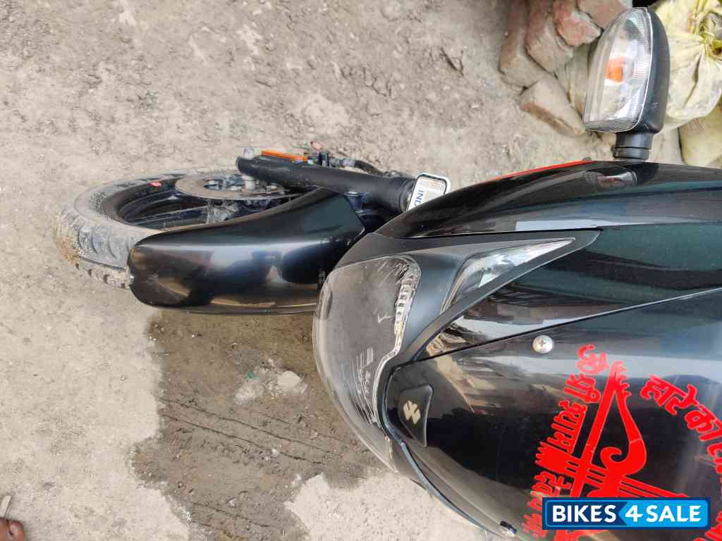 Bajaj Pulsar 125 Carbon Fibre Disc Single Seat