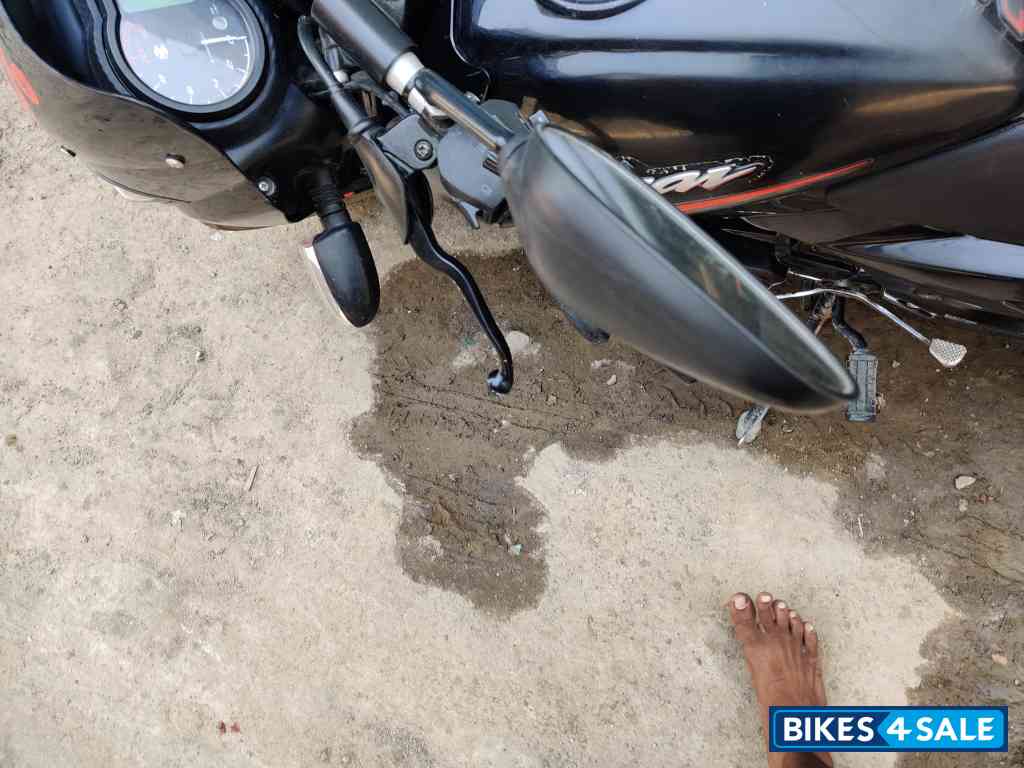 Bajaj Pulsar 125 Carbon Fibre Disc Single Seat