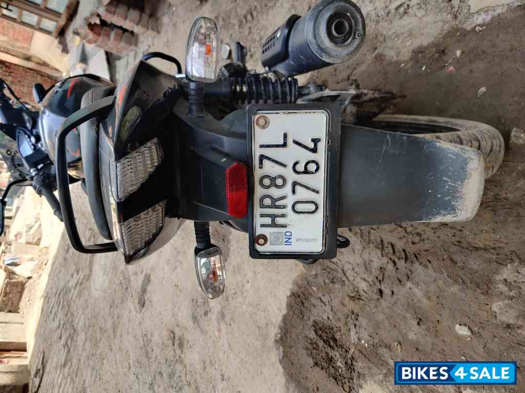 Bajaj Pulsar 125 Carbon Fibre Disc Single Seat