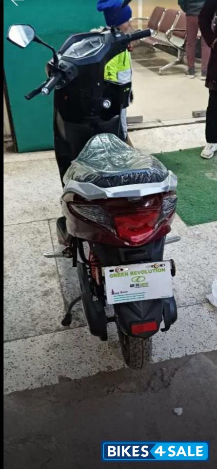 Mehroon Kinetic Green Zoom Electric