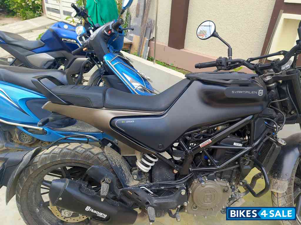 Husqvarna Svartpilen 250