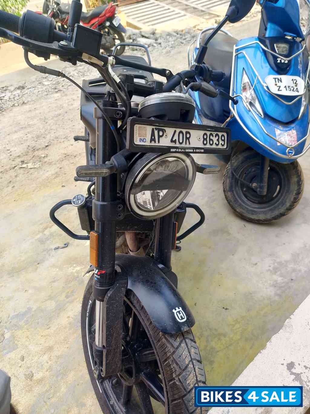 Husqvarna Svartpilen 250