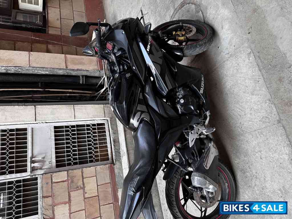 Suzuki Gixxer SF Fi