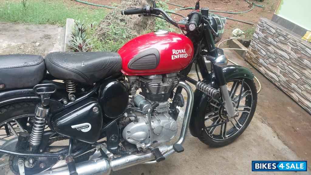 Redditch Royal Enfield Classic 350 Redditch Red