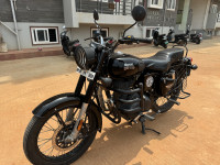 Jet Black Royal Enfield Bullet 350 ES