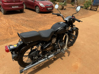 Jet Black Royal Enfield Bullet 350 ES