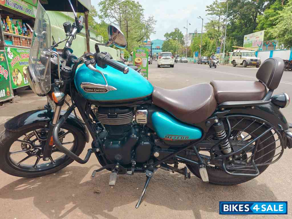 Royal Enfield Meteor 350 Supernova