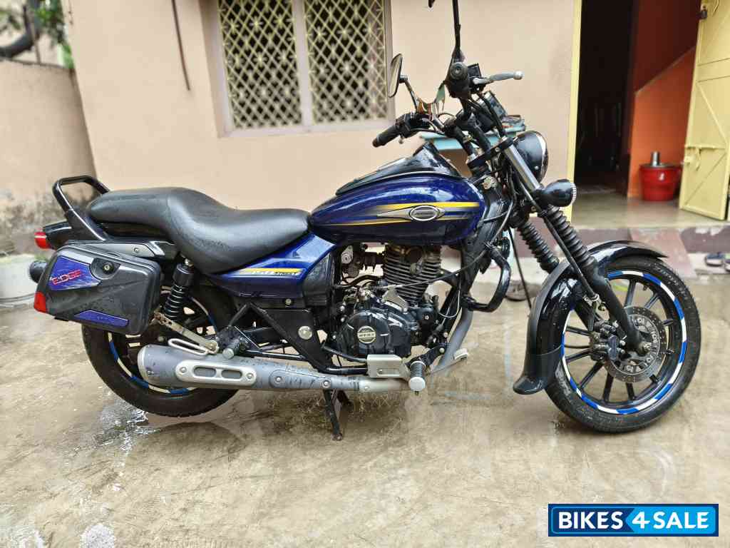 Blue Bajaj Avenger Street 150