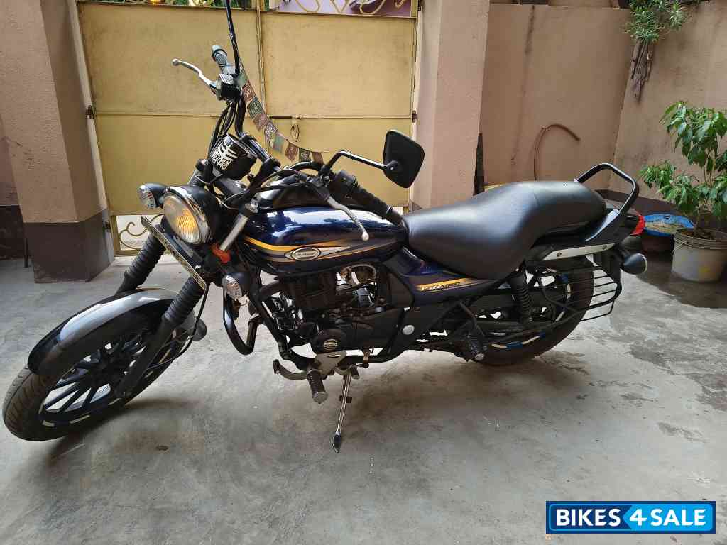 Blue Bajaj Avenger Street 150