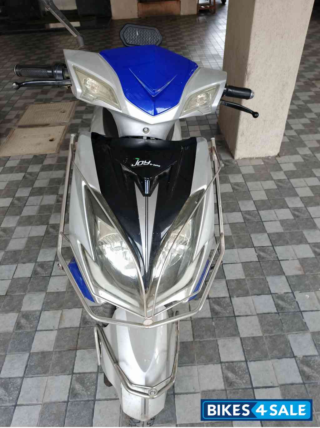 Blue And White Joy e-bike Gen Nxt Nanu