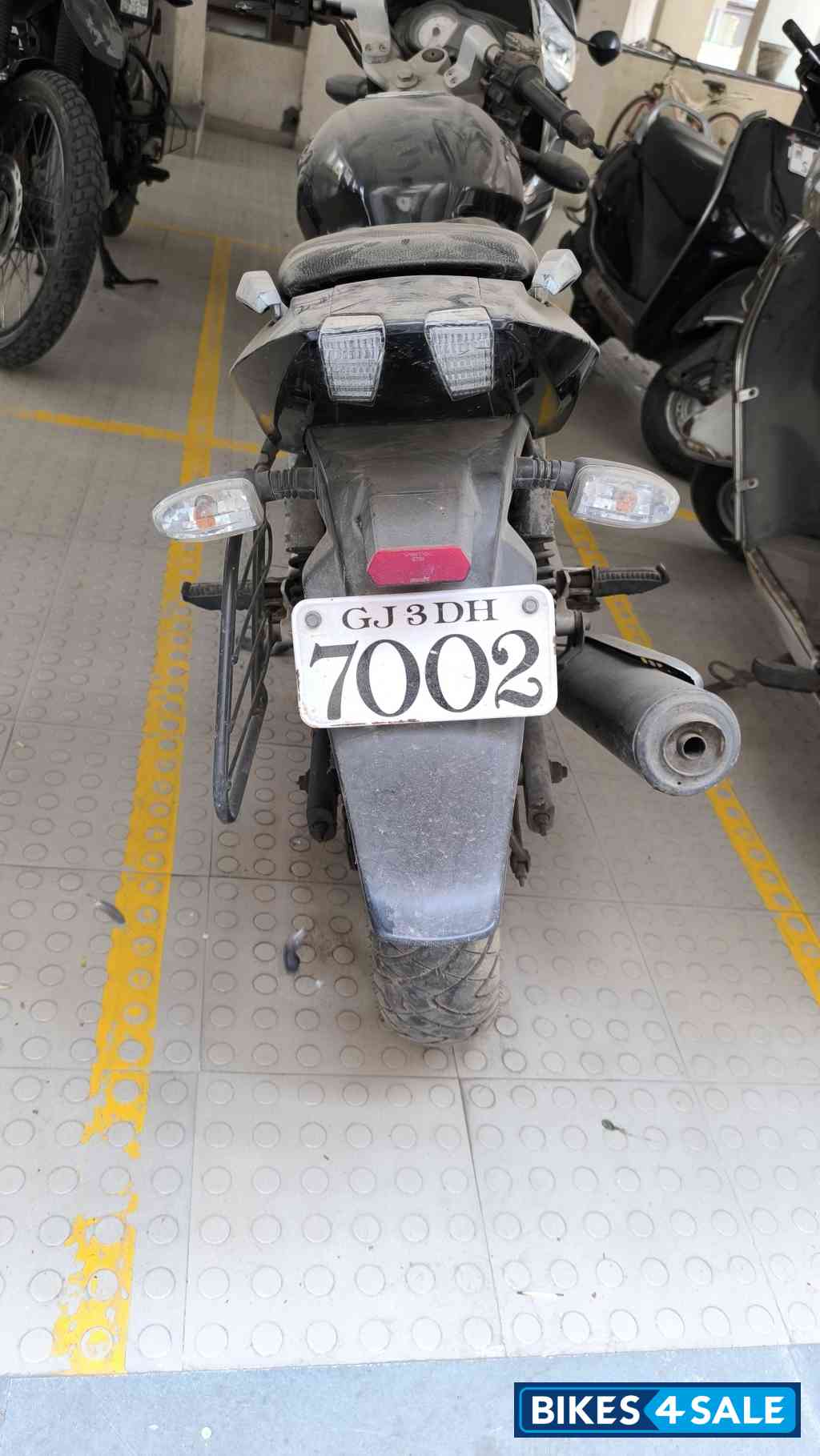 Bajaj Pulsar 180