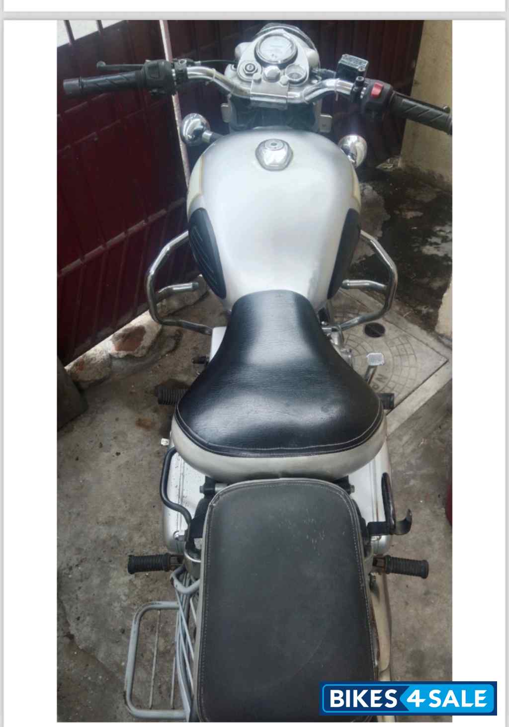 Silver Royal Enfield Classic 350