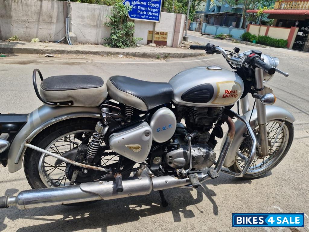 Silver Royal Enfield Classic 350
