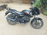 Black Bajaj Pulsar 125 Neon Disc Single Seat