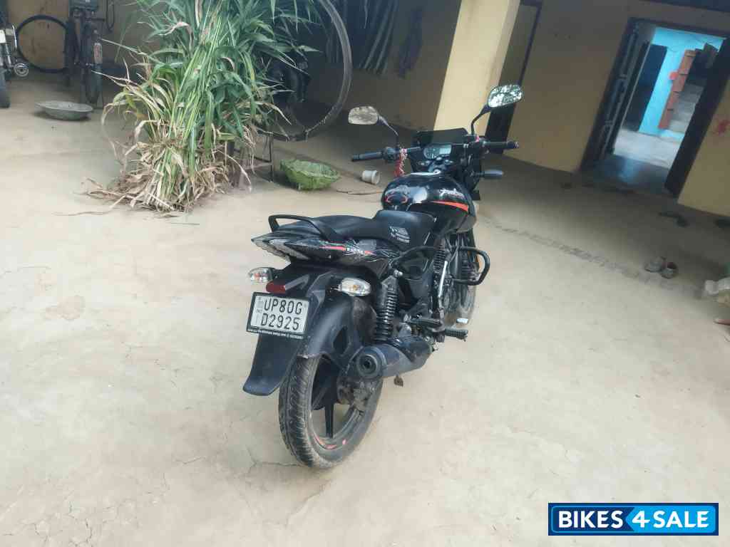Black Bajaj Pulsar 125 Neon Disc Single Seat