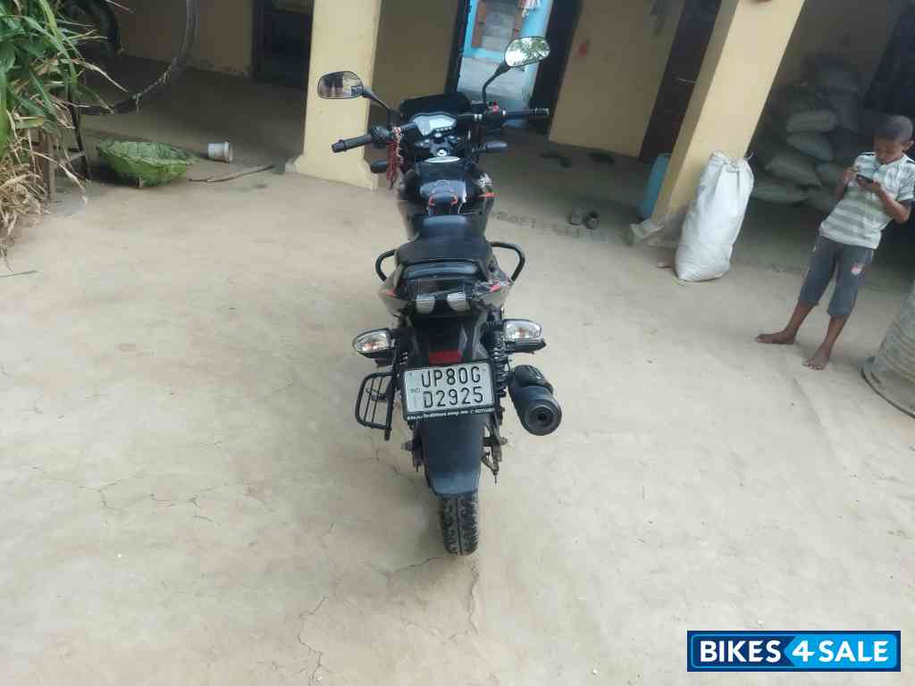 Black Bajaj Pulsar 125 Neon Disc Single Seat