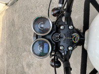 White Royal Enfield Thunderbird X 350