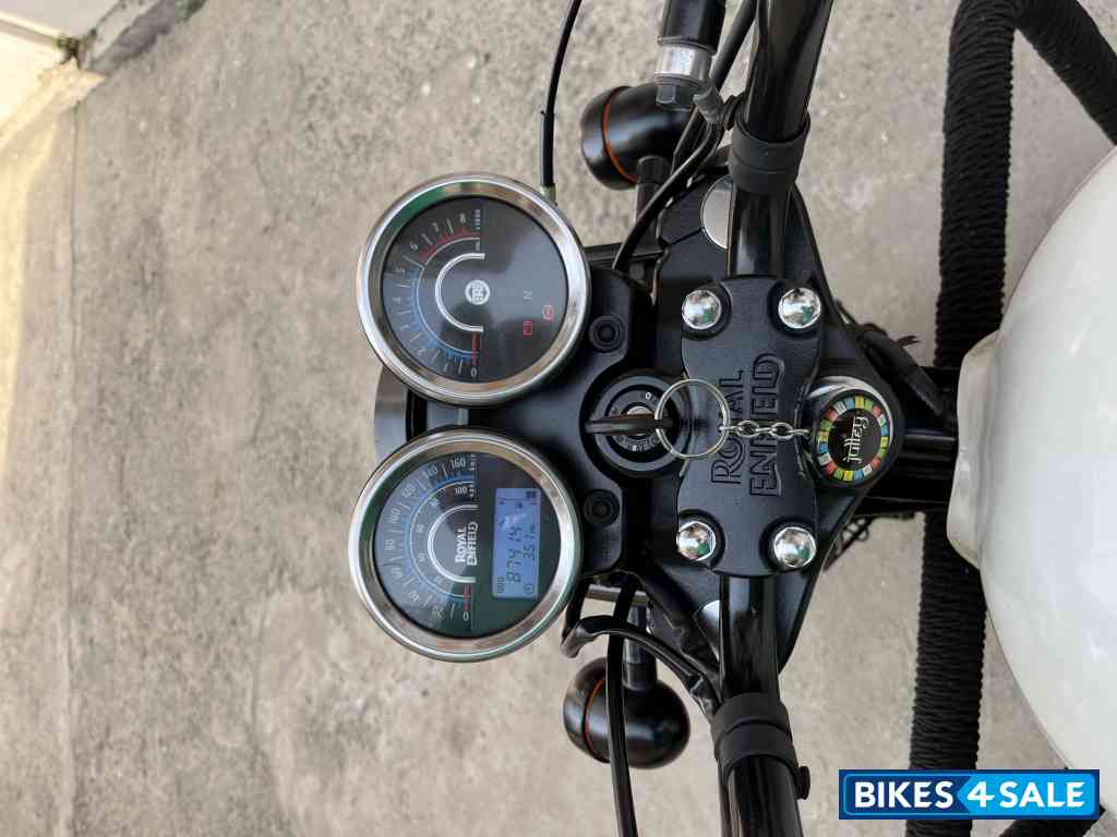 White Royal Enfield Thunderbird X 350