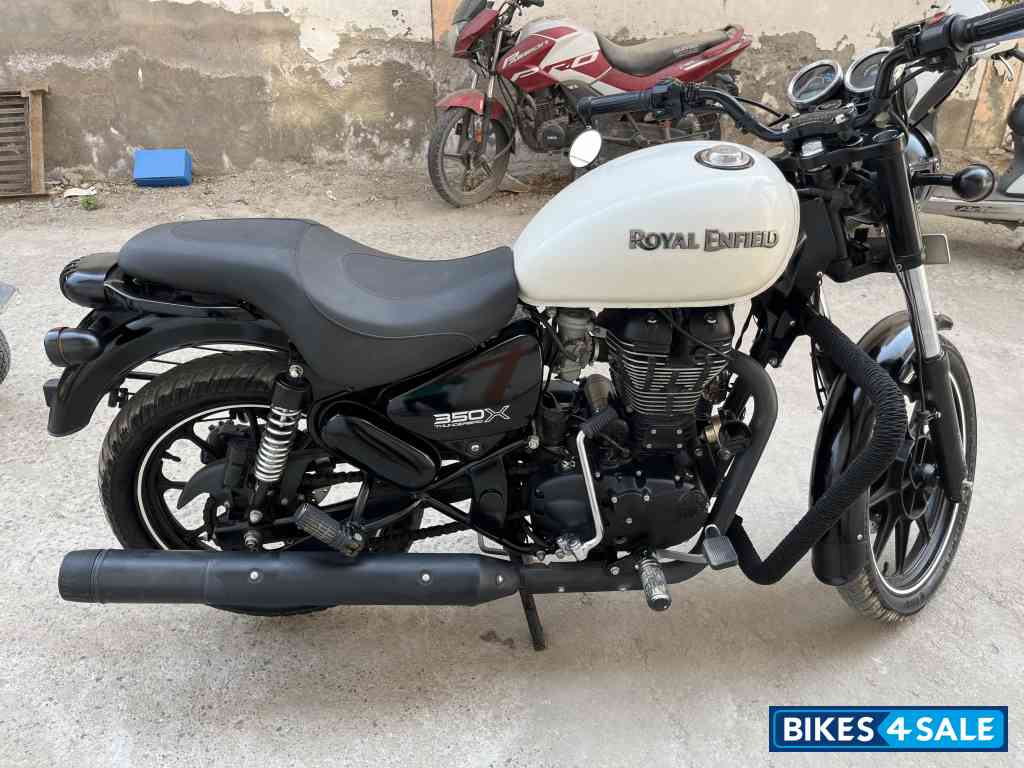 White Royal Enfield Thunderbird X 350