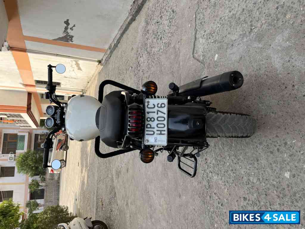 White Royal Enfield Thunderbird X 350