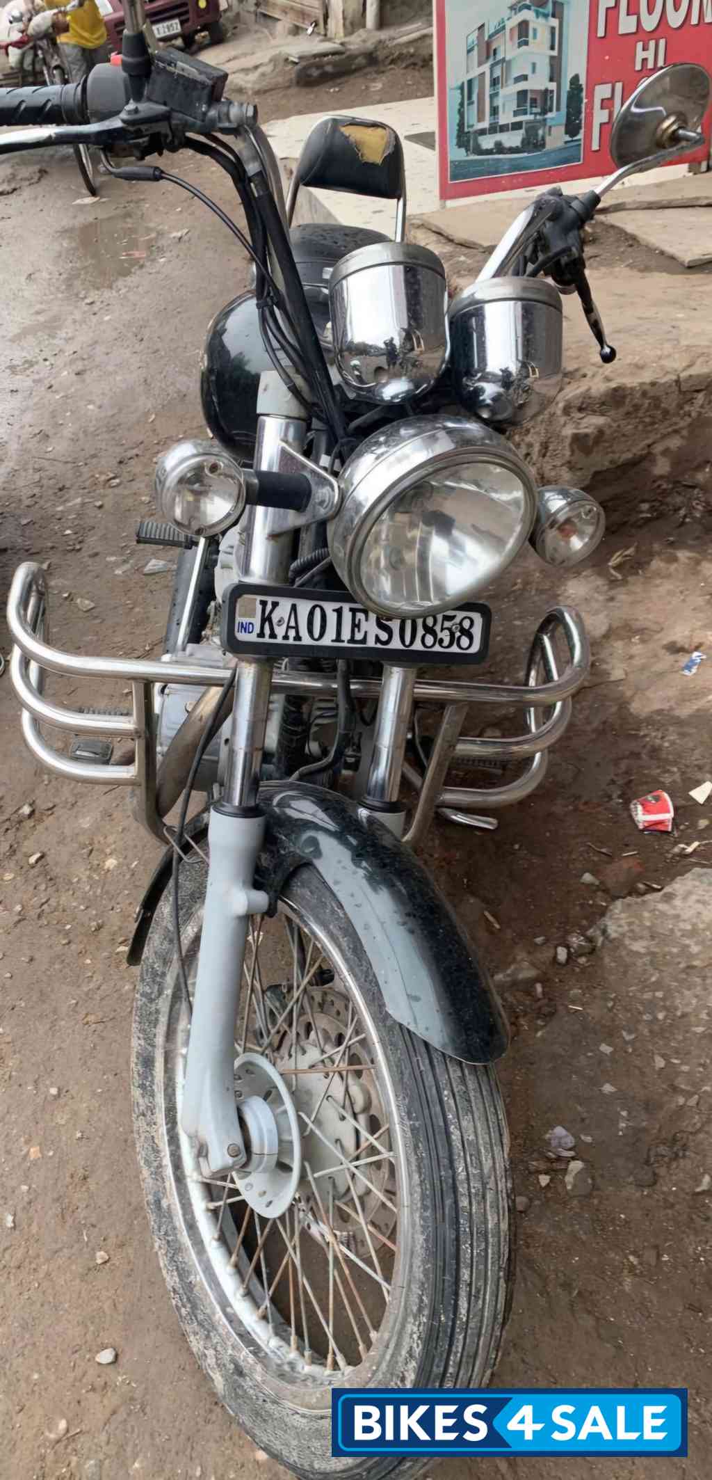 Black Royal Enfield Thunderbird TwinSpark 350