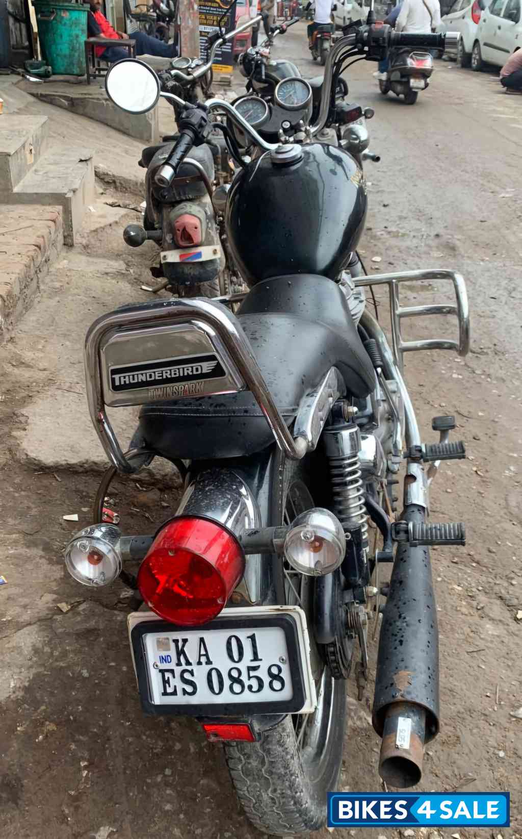 Black Royal Enfield Thunderbird TwinSpark 350