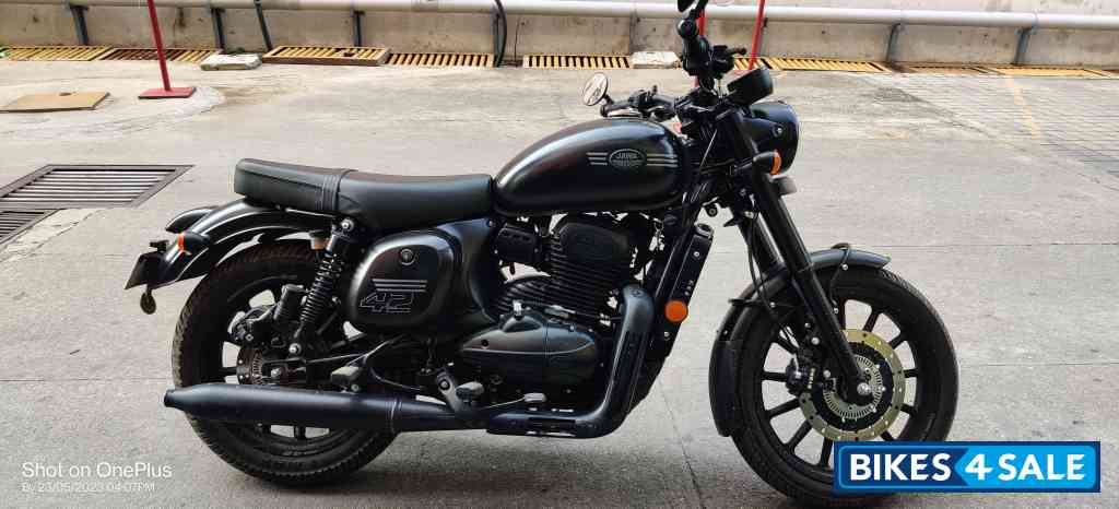 Jawa 42 Dual Channel ABS AllStar Black