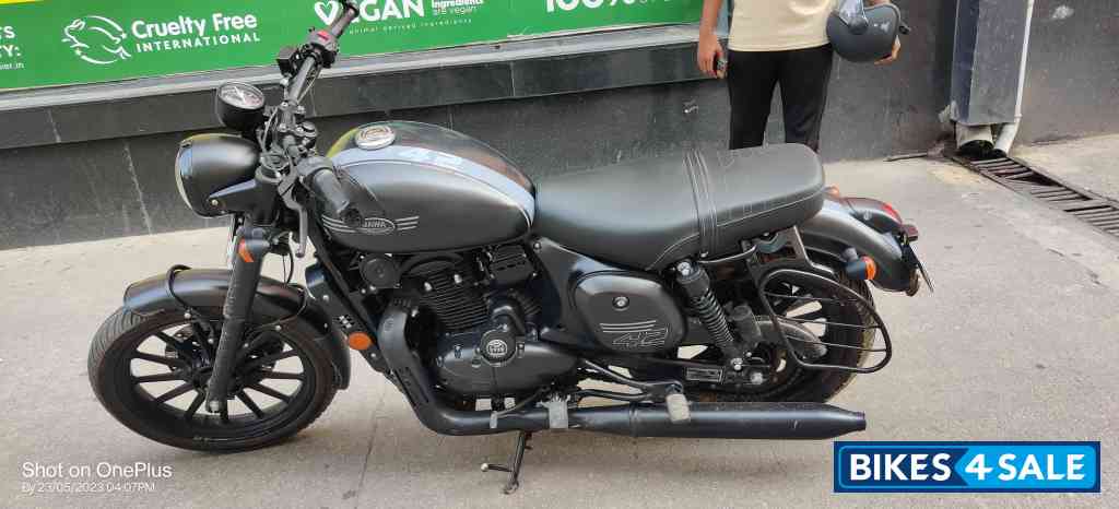 Jawa 42 Dual Channel ABS AllStar Black