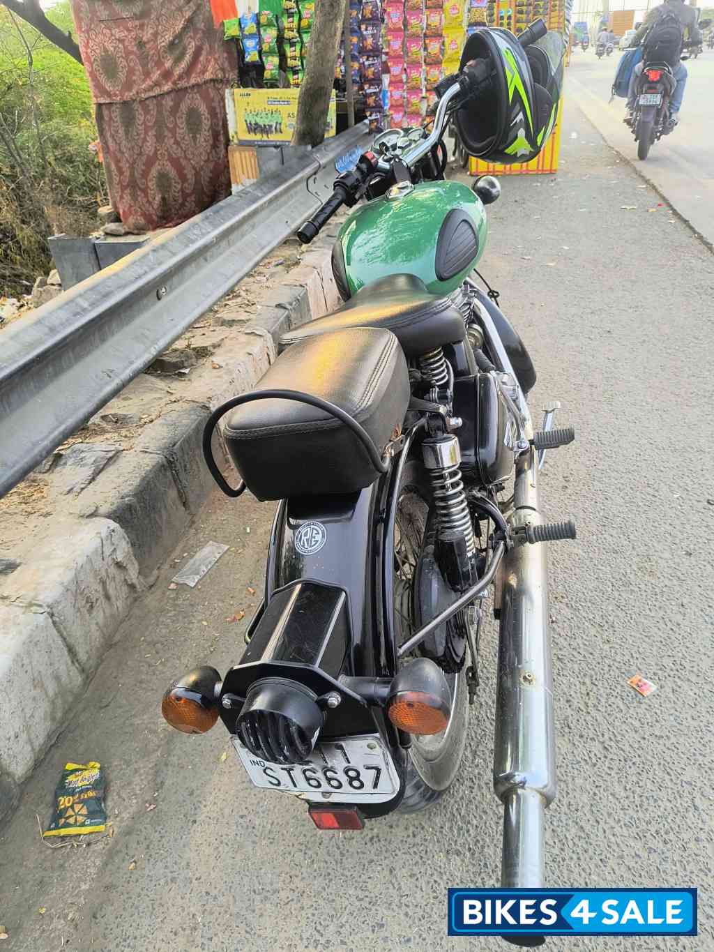 Royal Enfield Classic 350 Redditch Green