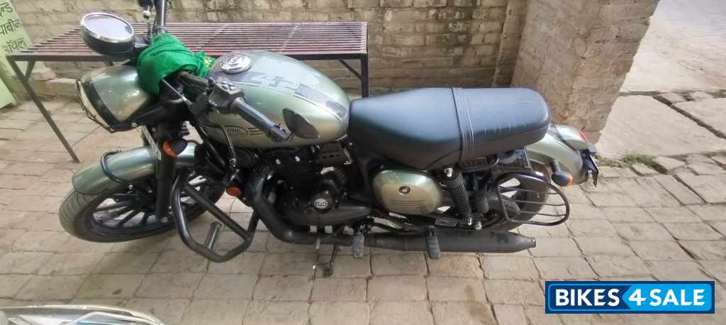 Jawa 42 Dual Channel ABS Cosmic Carbon