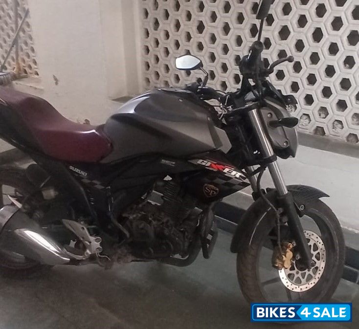 Matte Grey Suzuki Gixxer SP