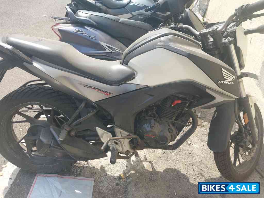 Honda CB Hornet 160R