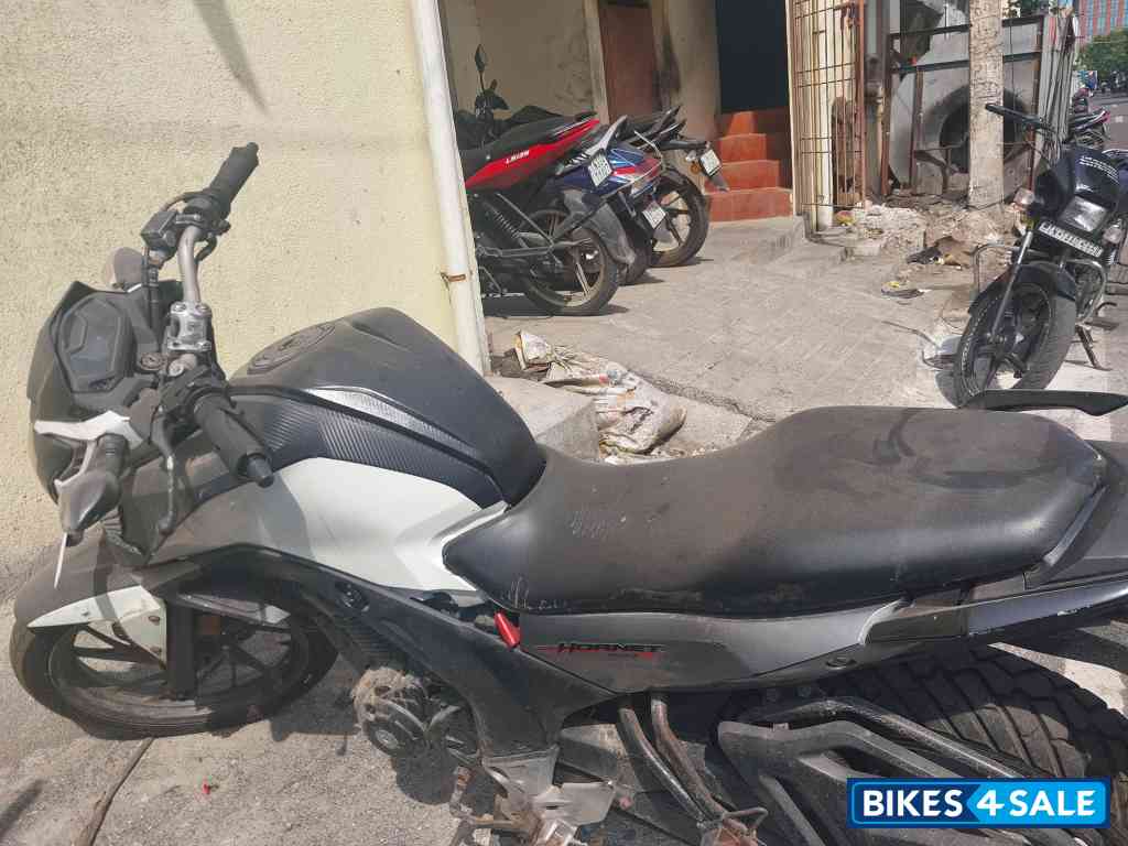 Honda CB Hornet 160R