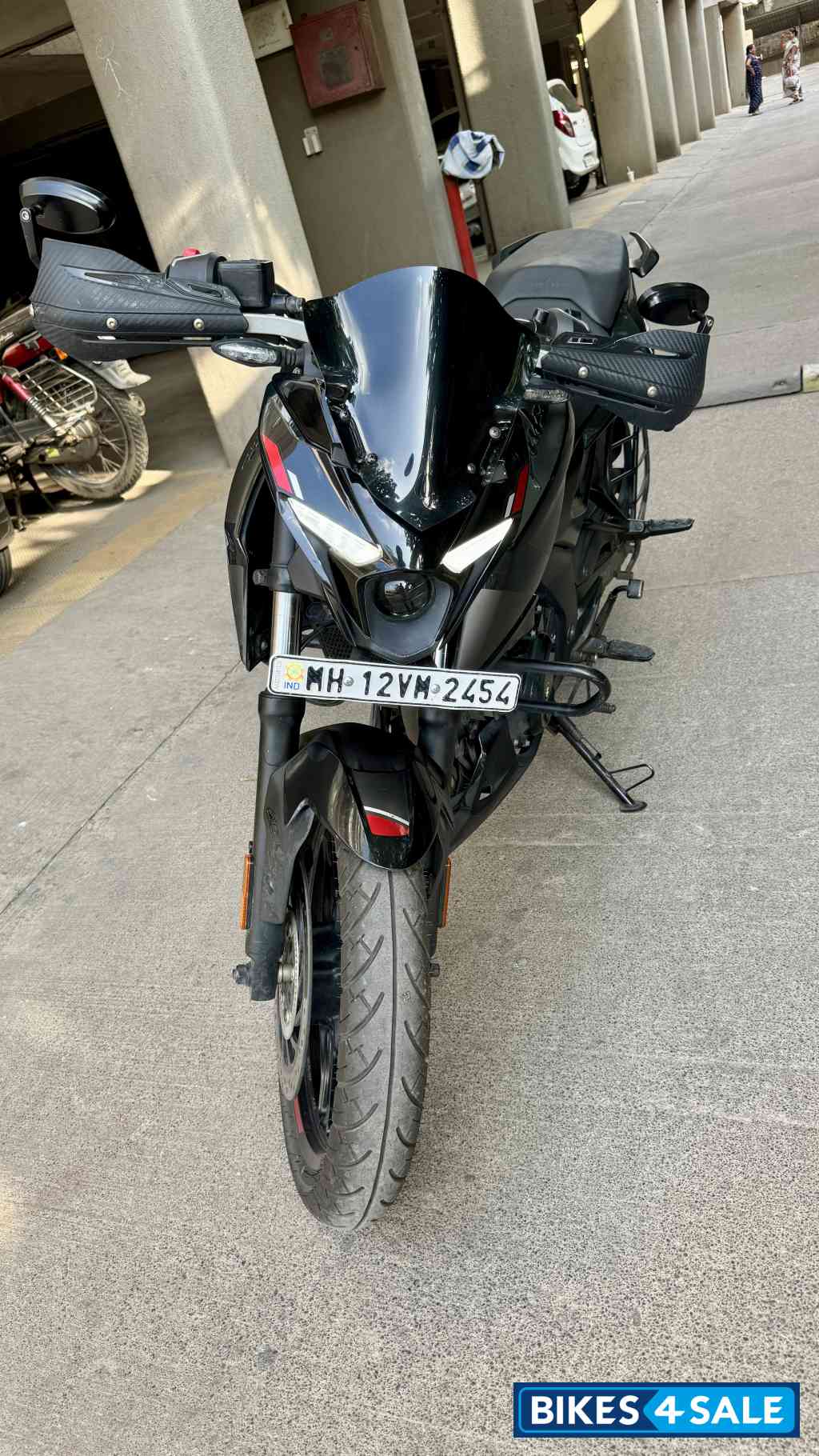 Brooklyn Black Bajaj Pulsar N250 Dual Channel ABS